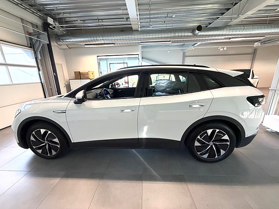 Volkswagen ID.4 3 of 16