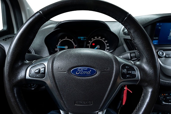 Ford Transit Courier 18 of 25