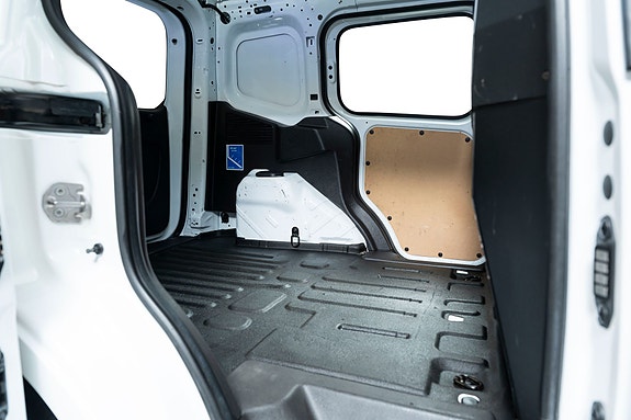 Ford Transit Courier 22 of 25