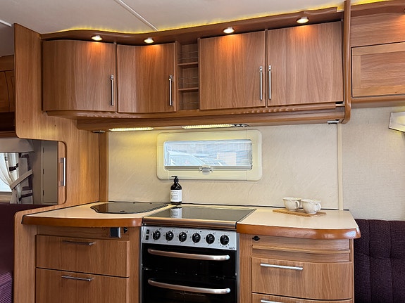 KABE ROYAL 720 TDL K.S. Alde / Stort bad / 1 Eier / Cityvann 20 of 30