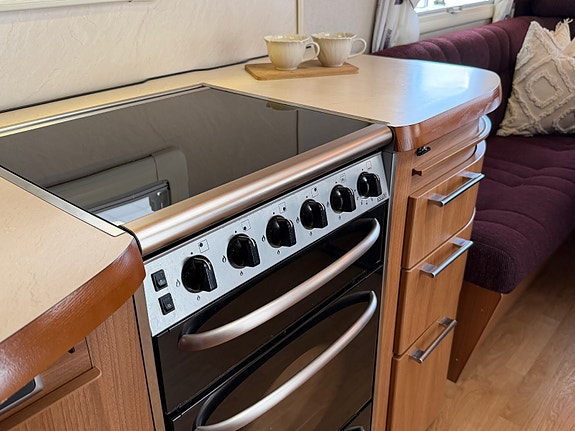 KABE ROYAL 720 TDL K.S. Alde / Stort bad / 1 Eier / Cityvann 24 of 30