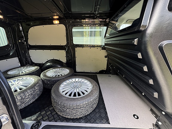 Mercedes-Benz Vito 13 of 25