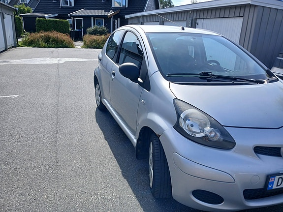 Toyota Aygo 2 of 11