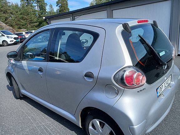 Toyota Aygo 4 of 11