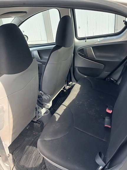 Toyota Aygo 7 of 11