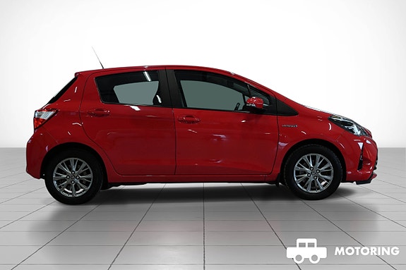 Toyota Yaris 6 of 30
