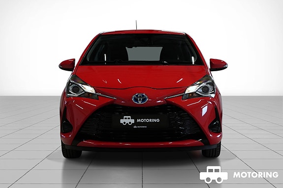 Toyota Yaris 8 of 30