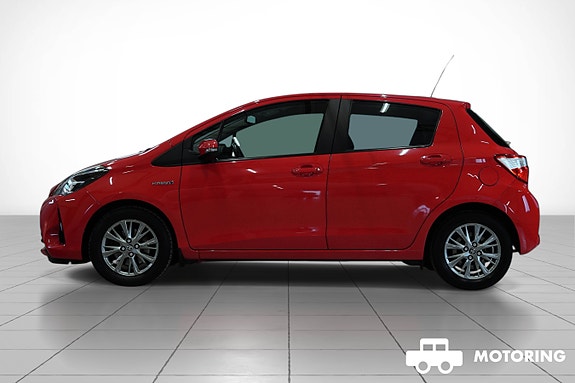 Toyota Yaris 2 of 30