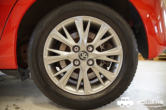 Toyota Yaris 14 of 30