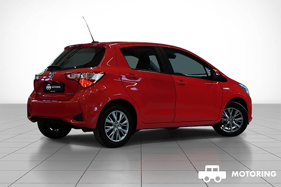 Toyota Yaris 5 of 30