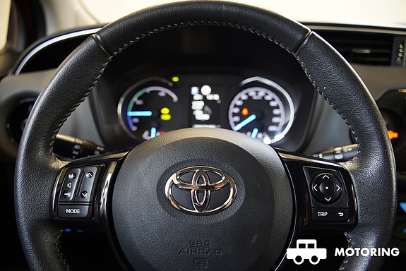 Toyota Yaris 24 of 30
