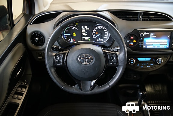 Toyota Yaris 23 of 30