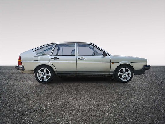 Volkswagen Passat 8 of 30