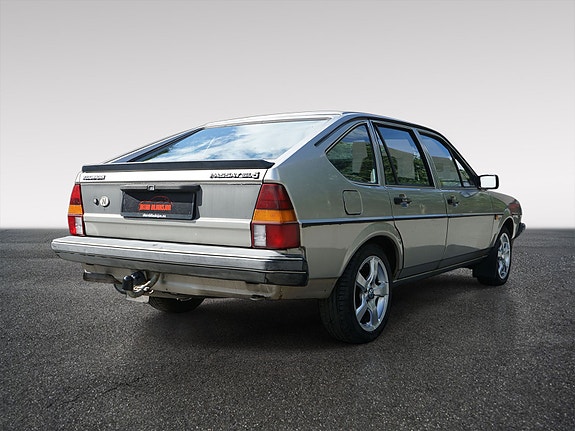 Volkswagen Passat 7 of 30