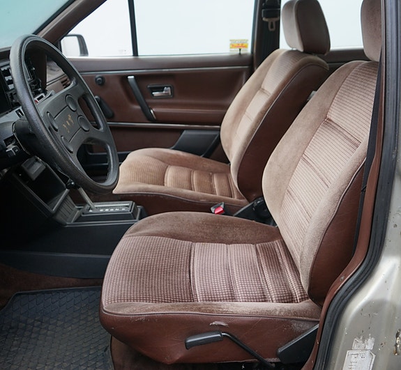 Volkswagen Passat 18 of 30