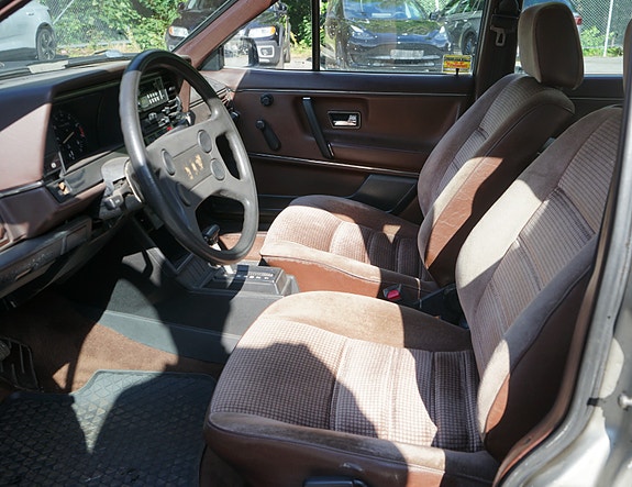 Volkswagen Passat 16 of 30