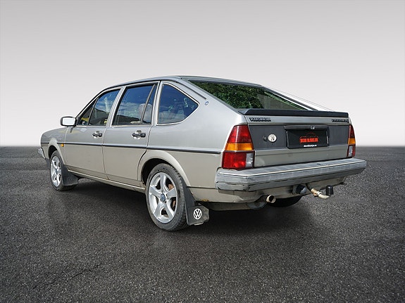 Volkswagen Passat 5 of 30
