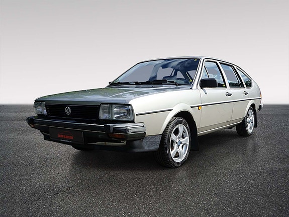 Volkswagen Passat 3 of 30