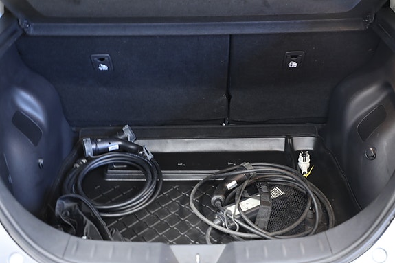 Nissan Leaf 10 of 30