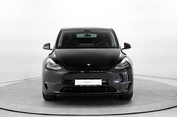 Tesla Model Y 3 of 26