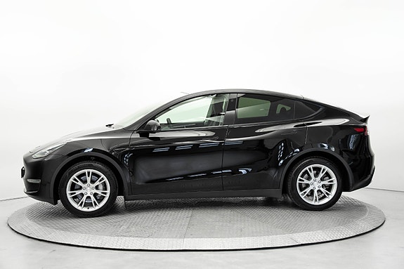 Tesla Model Y 6 of 26