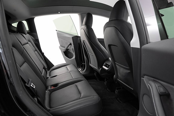 Tesla Model Y 20 of 26