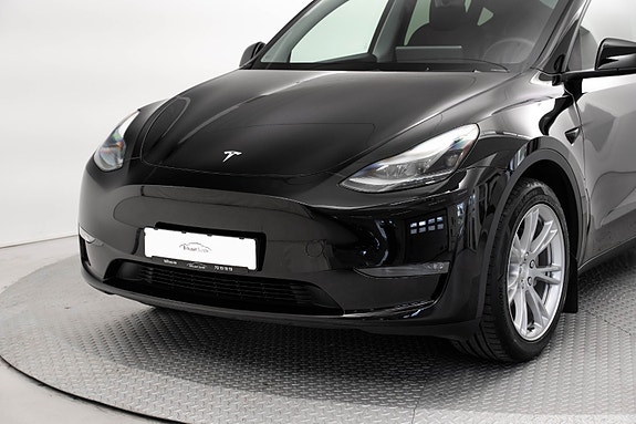 Tesla Model Y 2 of 26