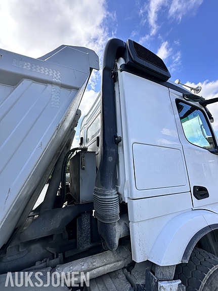 Mercedes-Benz Arocs 3253 med meiller hydraulisk vekselsystem, dumperkasse og betongblander 19 of 30