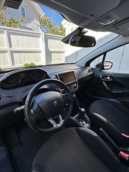 Peugeot 208 7 of 22