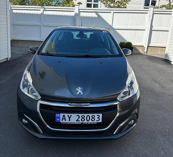 Peugeot 208 2 of 22