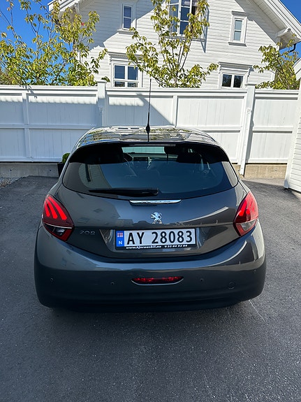 Peugeot 208 5 of 22