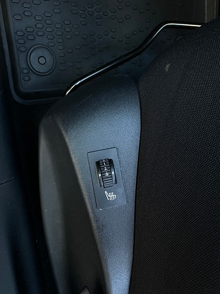 Peugeot 208 9 of 22