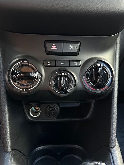 Peugeot 208 17 of 22