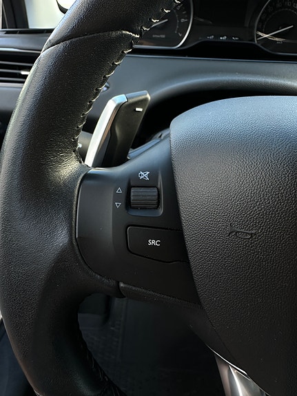 Peugeot 208 13 of 22