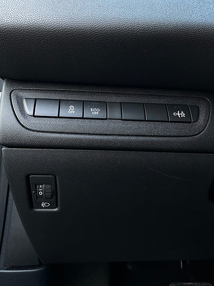 Peugeot 208 10 of 22