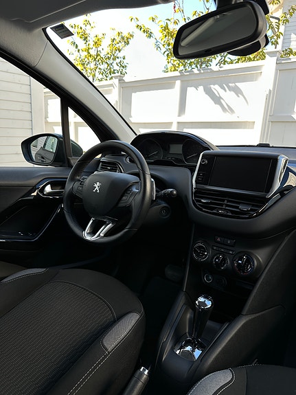 Peugeot 208 6 of 22