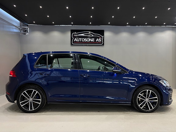 Volkswagen Golf VII 6 of 30