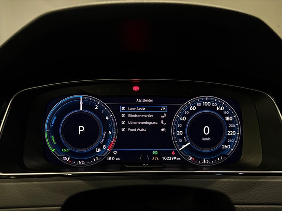 Volkswagen Golf VII 26 of 30