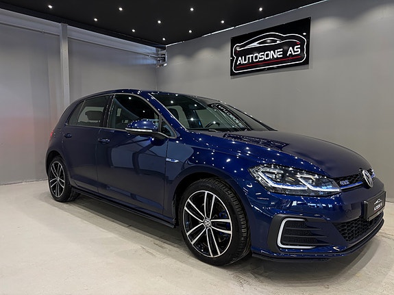 Volkswagen Golf VII 5 of 30