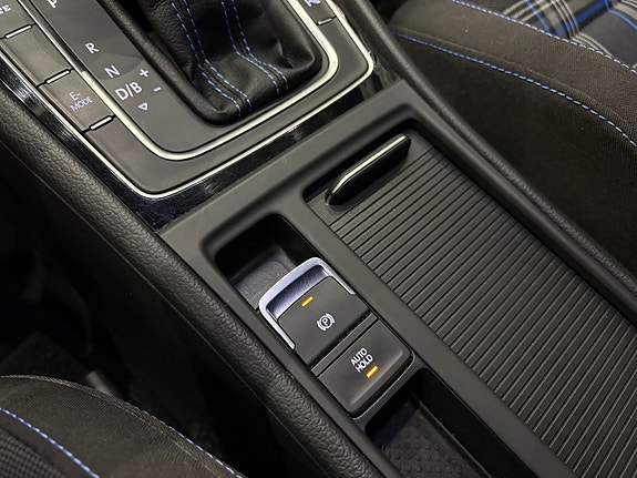 Volkswagen Golf VII 30 of 30