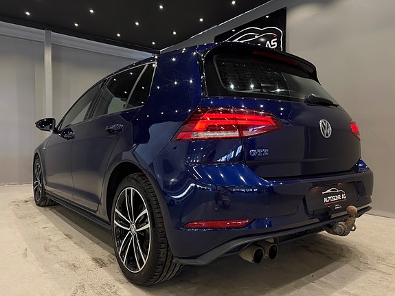 Volkswagen Golf VII 9 of 30