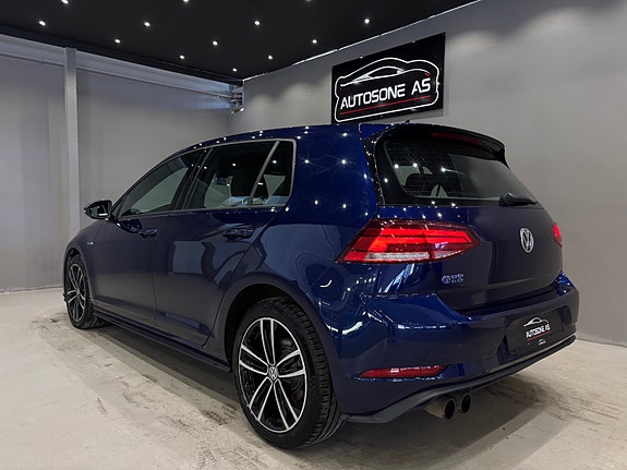 Volkswagen Golf VII 8 of 30