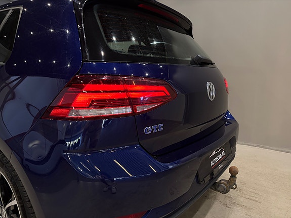 Volkswagen Golf VII 10 of 30