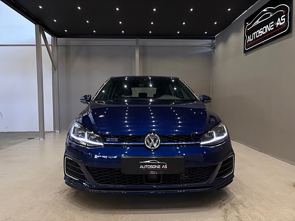 Volkswagen Golf VII 3 of 30