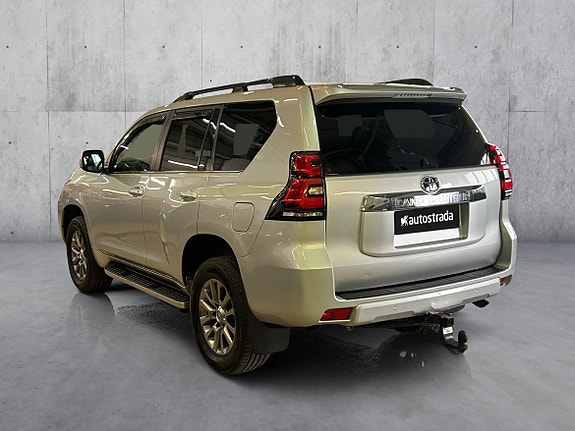 Toyota Land Cruiser 3 of 30