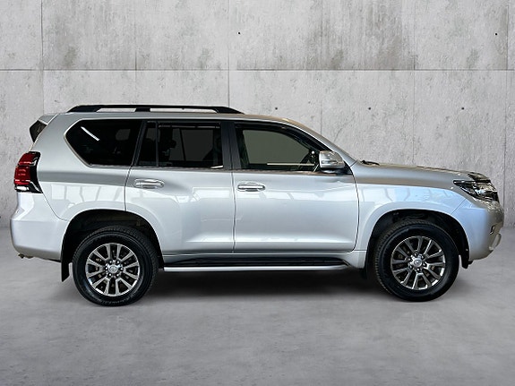 Toyota Land Cruiser 6 of 30