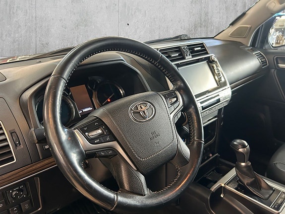 Toyota Land Cruiser 13 of 30