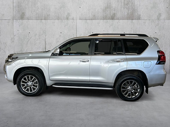 Toyota Land Cruiser 2 of 30