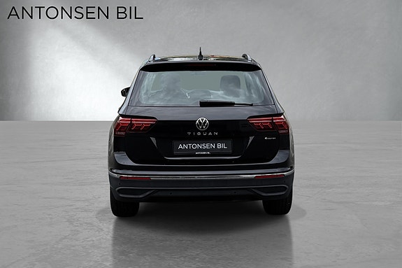 Volkswagen Tiguan 6 of 15