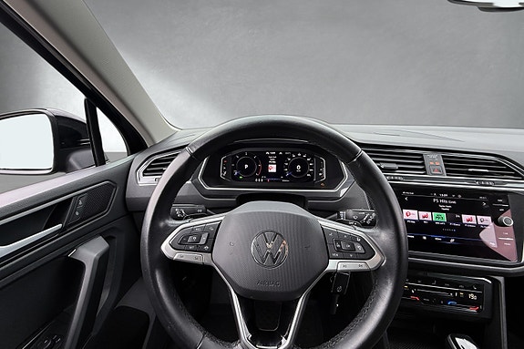 Volkswagen Tiguan 11 of 15